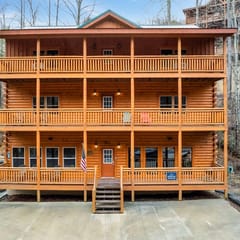 6BR Cabin, All Ensuite | Indoor Pool + Theater