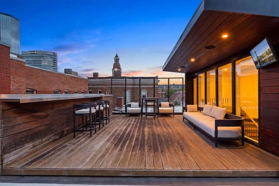 Designer Downtown Knoxville Loft w/ Rooftop Views - Image 2