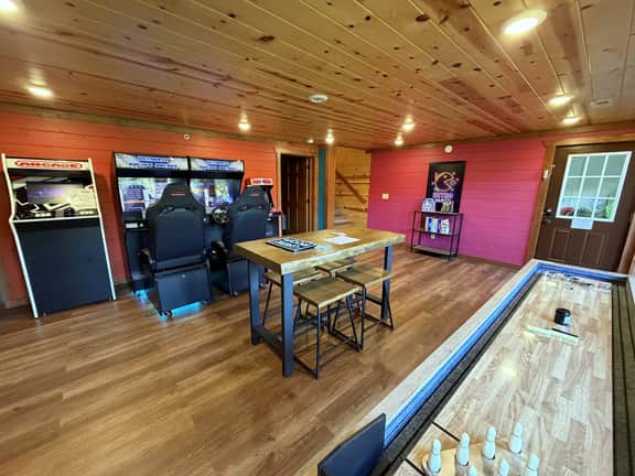 Sleeps 20+ | Private Indoor Pool, Theater, Arcade - Image 3